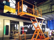 Plate-forme élévatrice pour ferroviaire