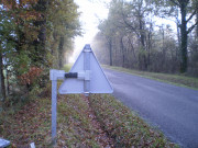 Platine d’assemblage pour poteaux