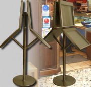 Porte menu sur pied 2 faces