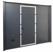 Porte sectionnelle avec portillon