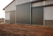 Porte pour hangar