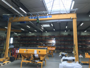 Portique de levage à poutre métallique