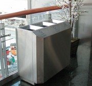 Poubelle bureau à compartiments