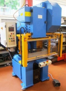 Presse mécanique excentrique à col de cygne