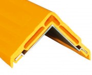 Profilé protection d'angle industriel en aluminium