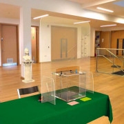 Cloison plexi pour bureau de vote