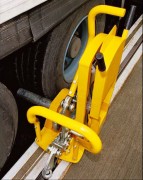 Système pour immobiliser le camion sur le quai