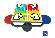 Table de jeux petits chevaux accessible
