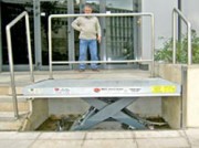 Table élévatrice de quai - Charge 1000 à 10 000 kg - Dim. L150 à 400 x l80 à 240 cm