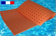 Tapis piscine à trous