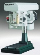 Taraudeuse d'établi automatique CINCINNATI VR