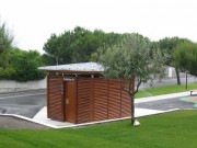 Toilettes exterieur Personnalisés à persienne