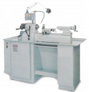 Tour conventionnel serrage en pinces - Vitesses.broche : de 230 à 3.500 T/mn