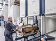 Tour de stockage pour caisses et palettes avec charge