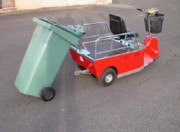 Véhicule électrique tracte conteneurs