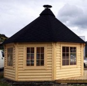 Yourte en bois à 8 angles
